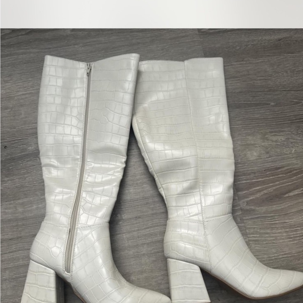 DSW White Croc-Pattern Heeled Boots